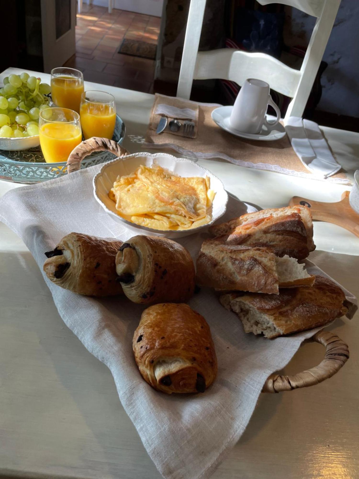 Bed and Breakfast La Boheme Кондом Экстерьер фото